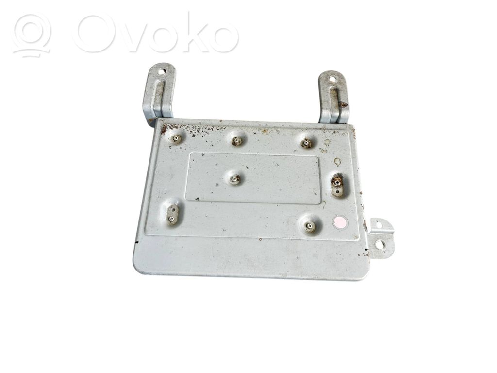 Volvo V40 Sound amplifier 