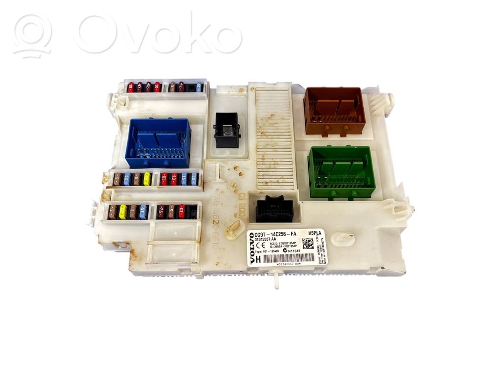 Volvo V70 Fuse module 