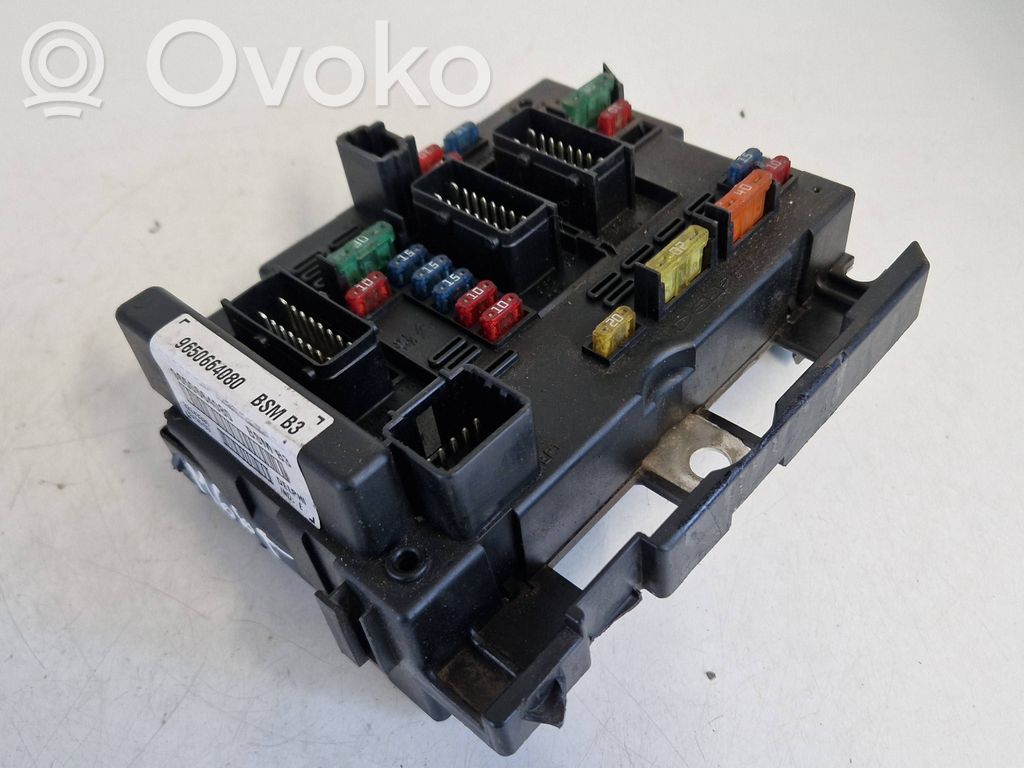 Peugeot 807 Fuse module 