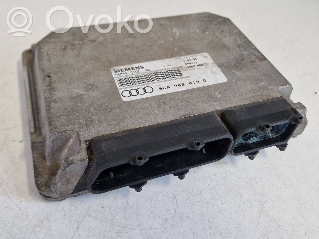 Engine control unit/module   5WP419302,06A906019D