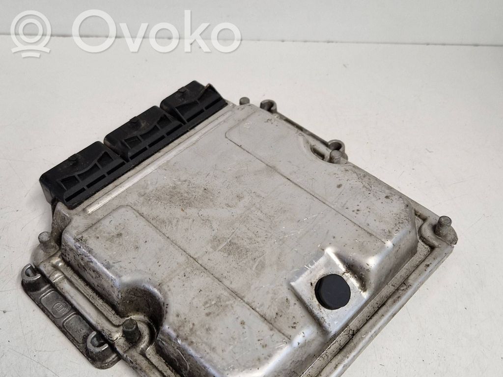 Nissan Primastar Engine control unit/module 
