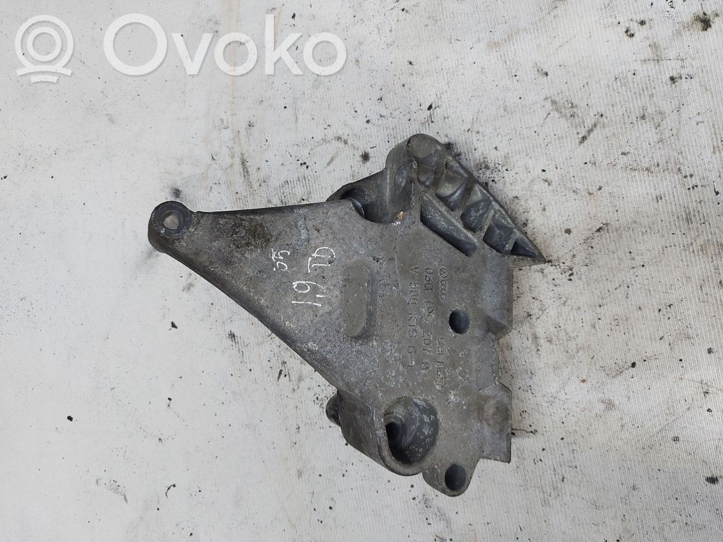 Volkswagen Touran I Engine mounting bracket 