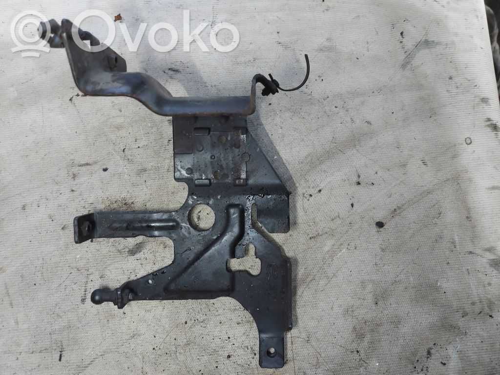 Ford Galaxy Engine mounting bracket 