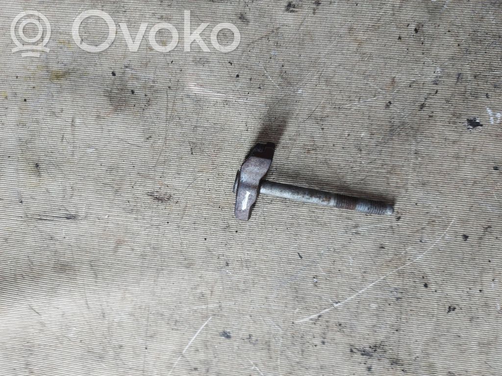 Abrazadera del inyector de combustible