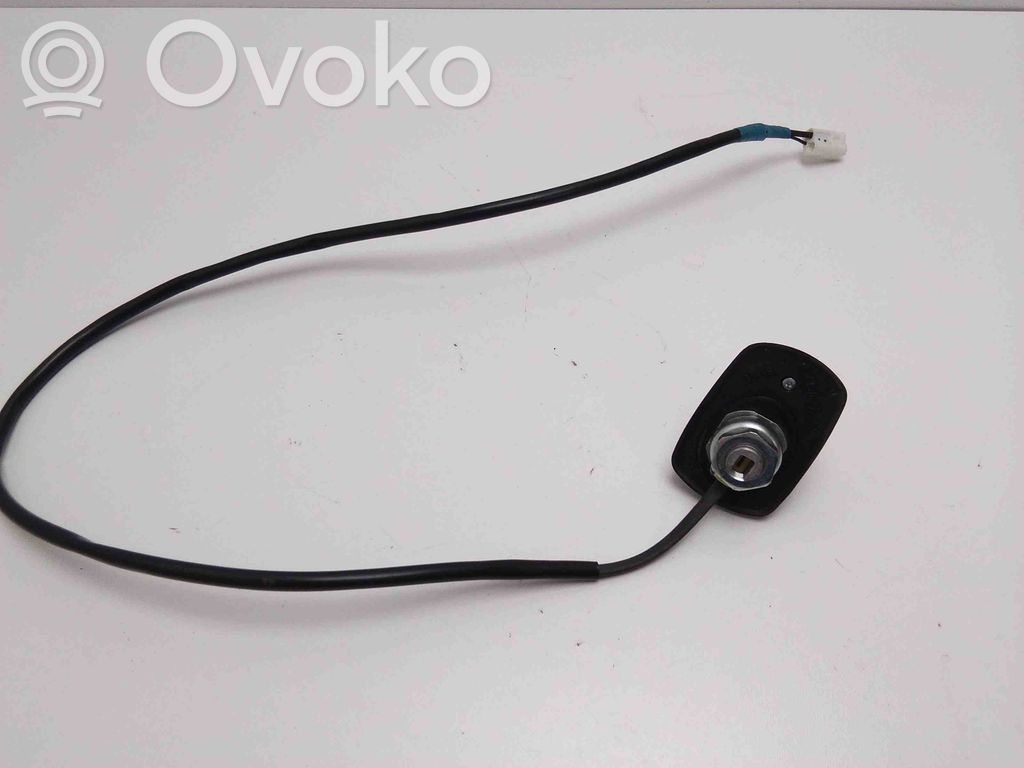 Toyota Yaris GPS-pystyantenni 