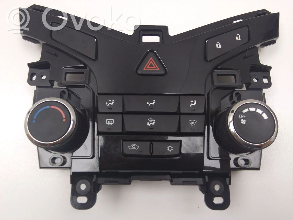 Chevrolet Cruze Przełącznik / Włącznik nawiewu dmuchawy 