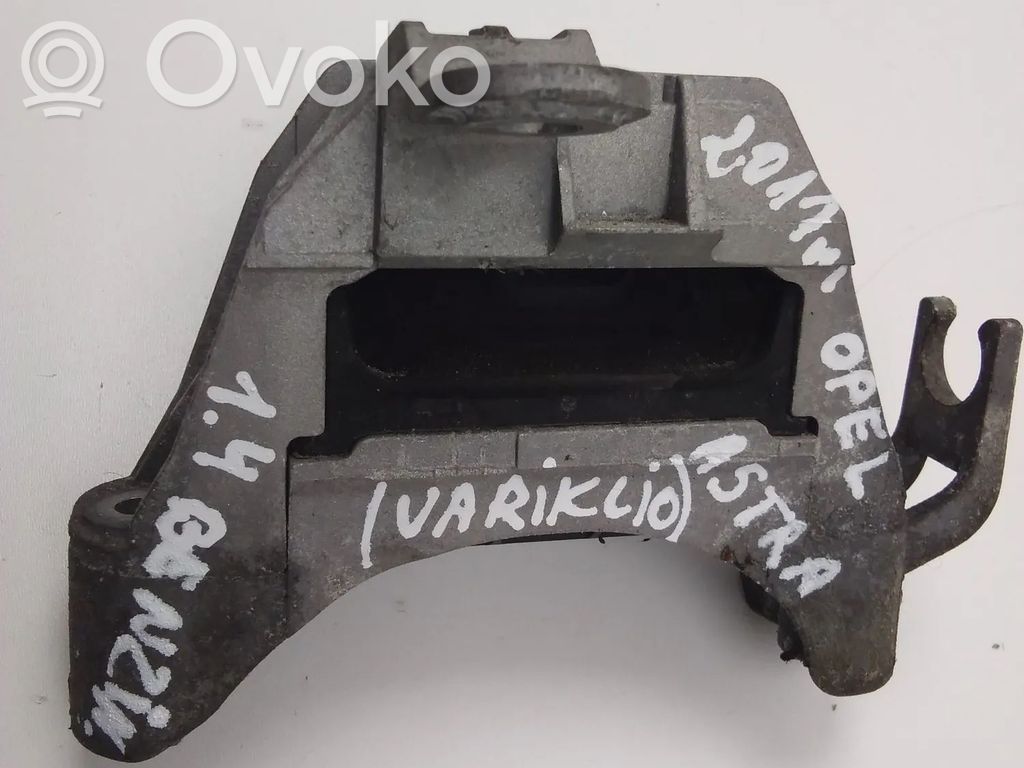 Opel Astra J Engine mount bracket 