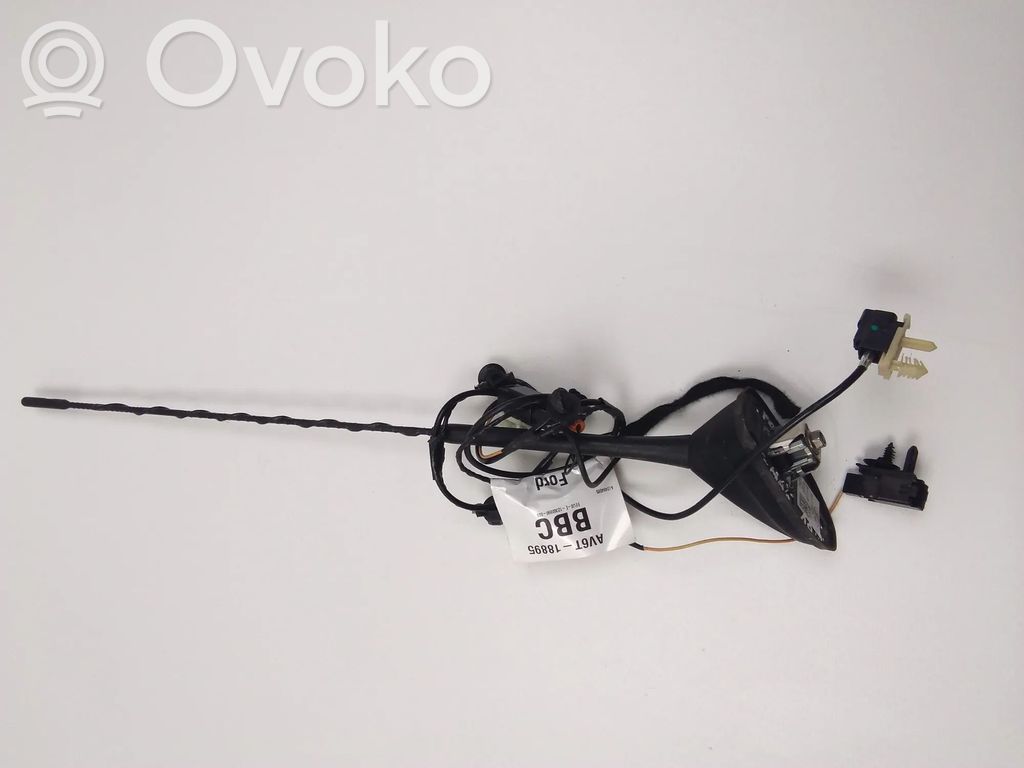 GPS-pystyantenni   AV6T18895BBC