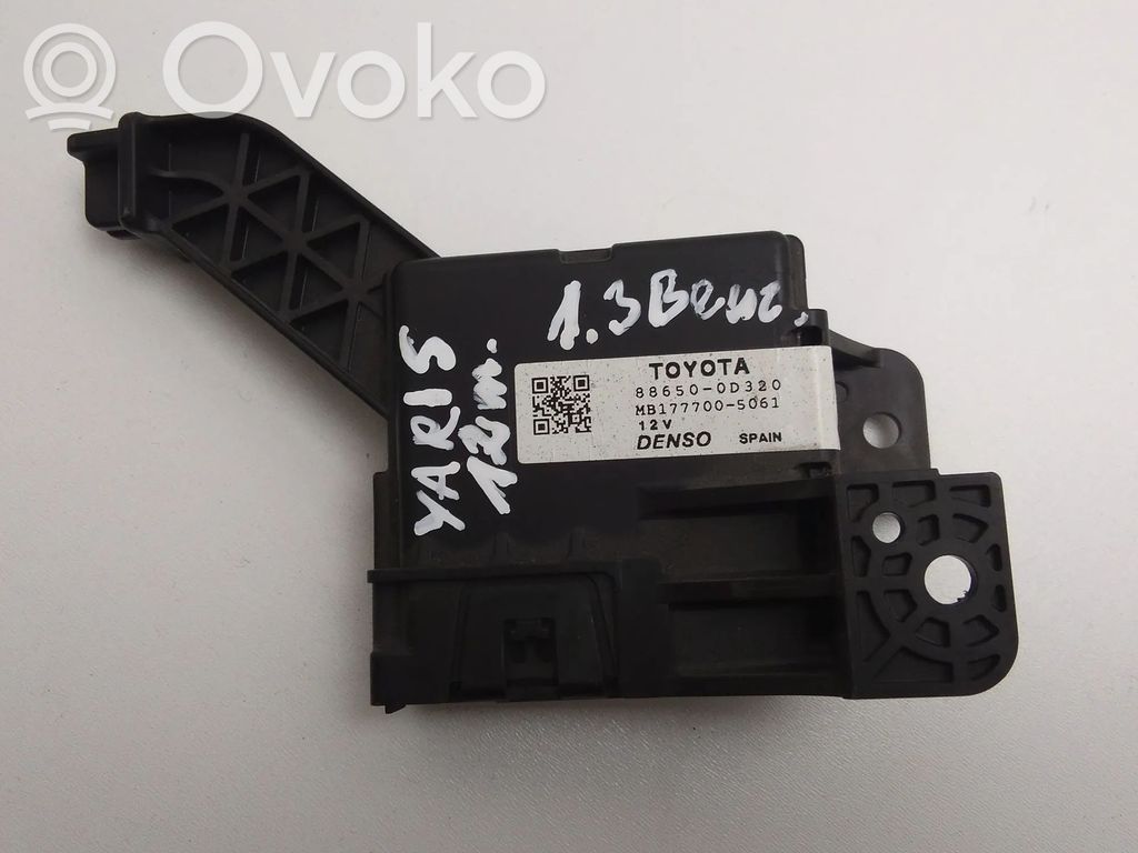 Toyota Yaris Climate control unit 