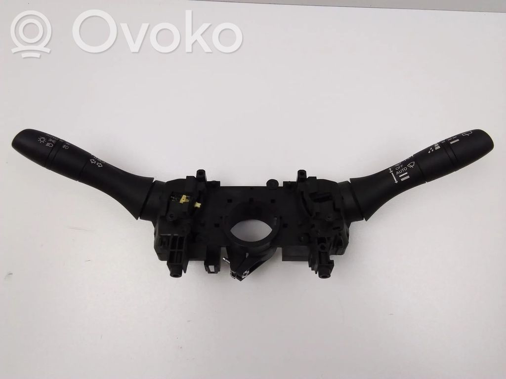 Nissan Micra K14 Palanca de intermitentes 