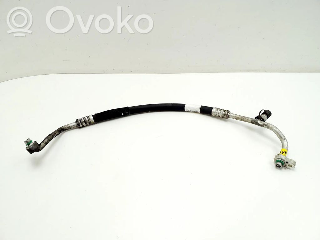 Ilmastointilaitteen putki (A/C)   010612AP,97762J7300
