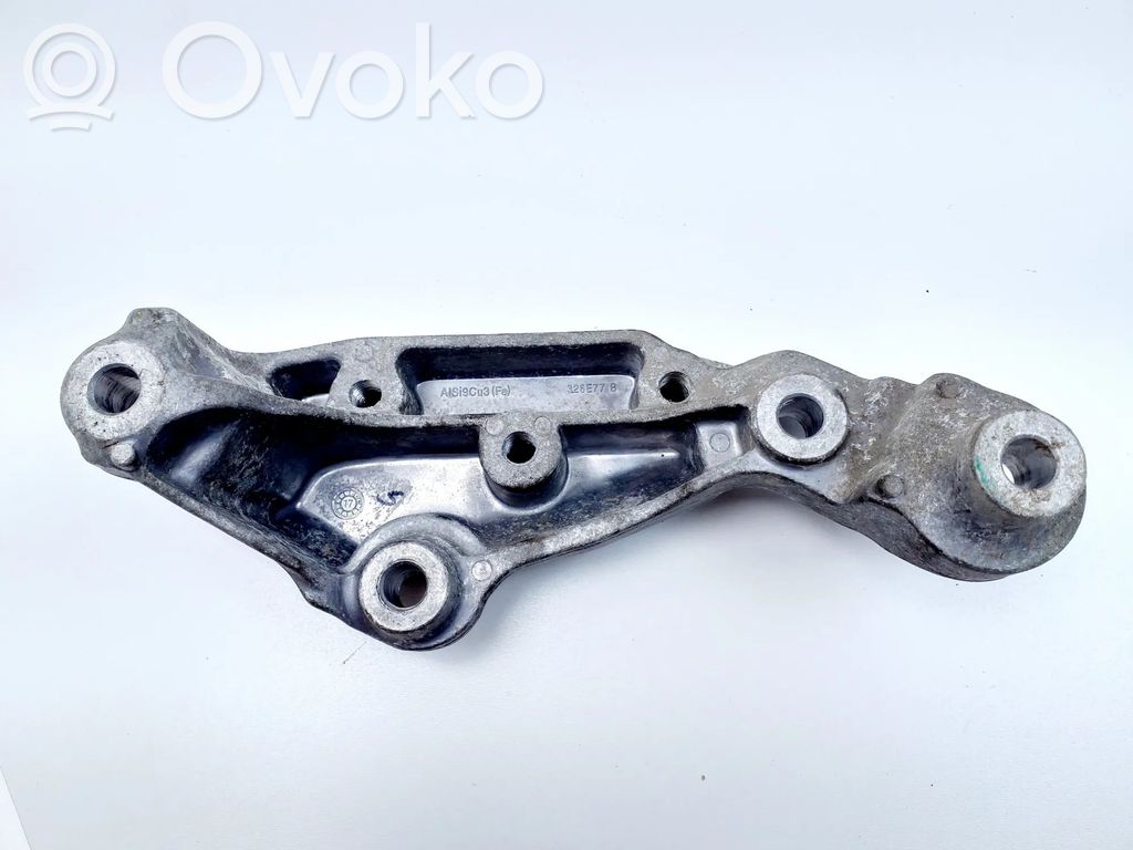 Opel Astra K Łapa / Mocowanie skrzyni biegów 