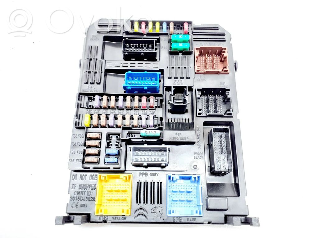 Opel Corsa F Fuse module 