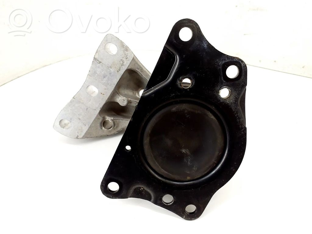 Skoda Rapid (NH) Engine mount bracket 