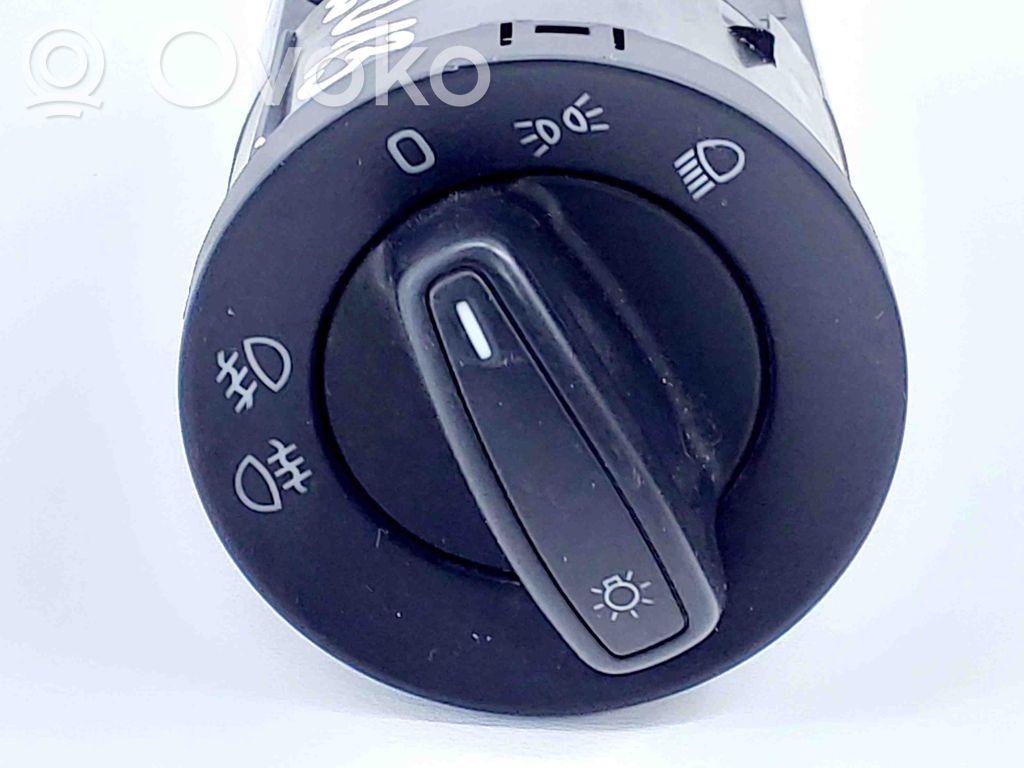 Skoda Rapid (NH) Interruptor de luz 