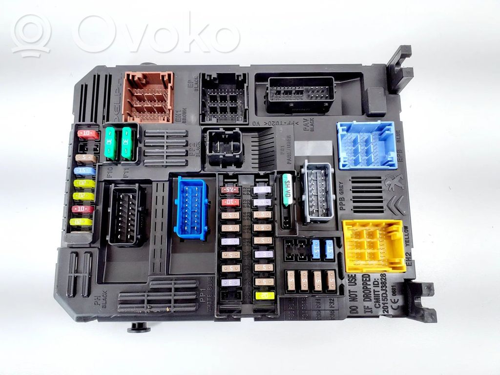 Peugeot 2008 II Fuse module 