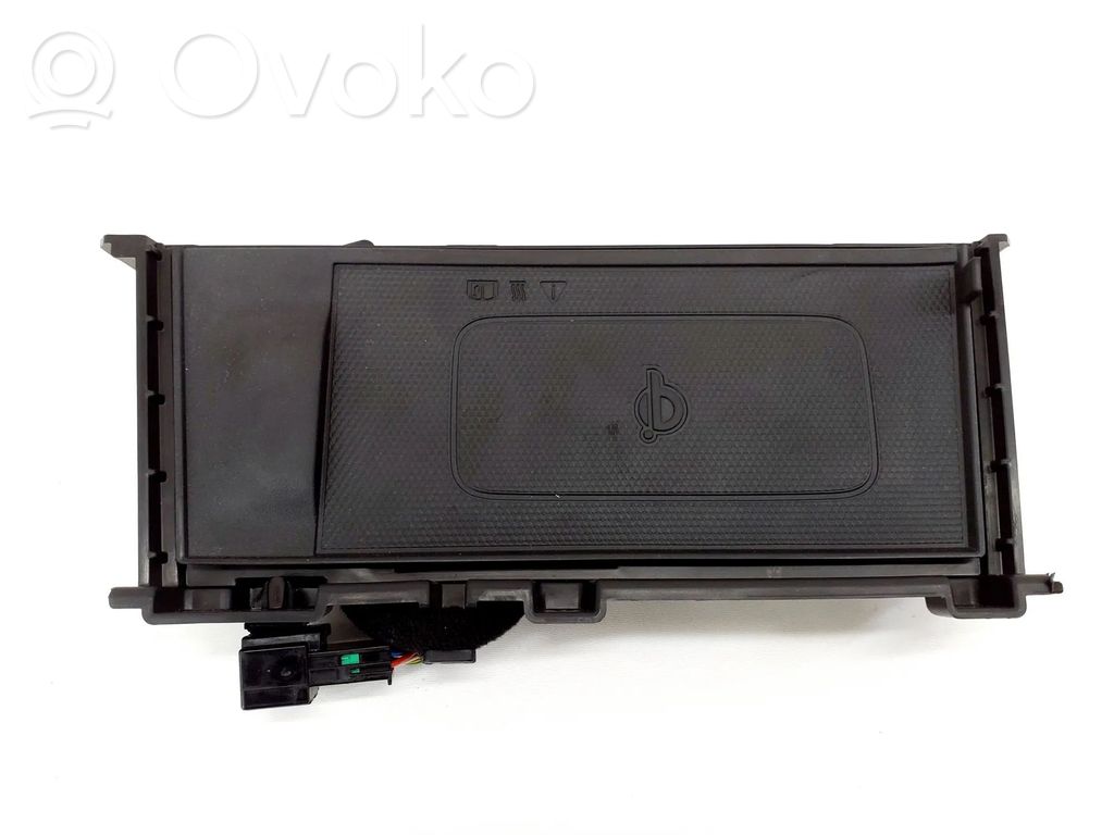 KIA Xceed Wireless charging module 