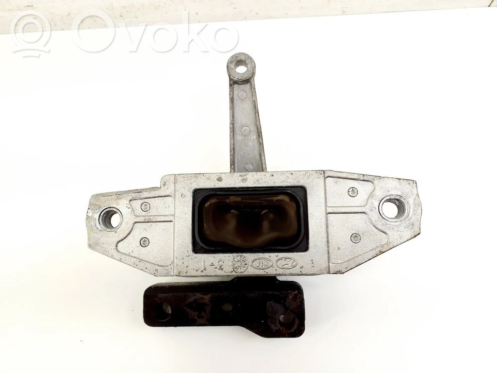 KIA Xceed Engine mount bracket 