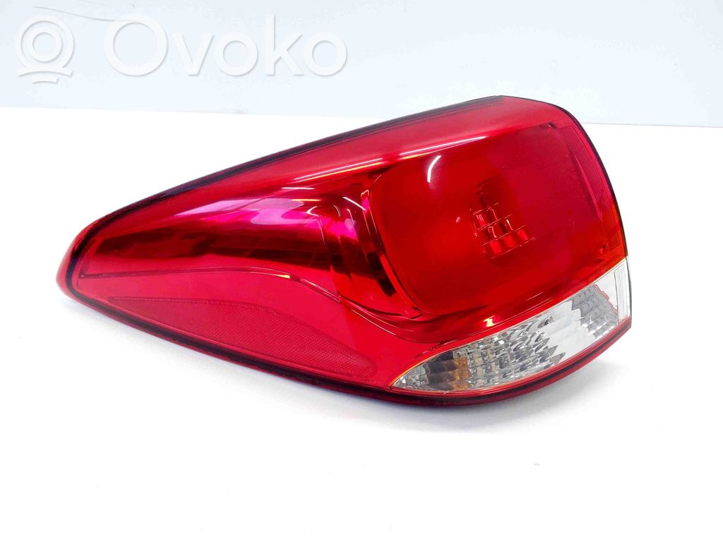 KIA Carens III Luci posteriori 