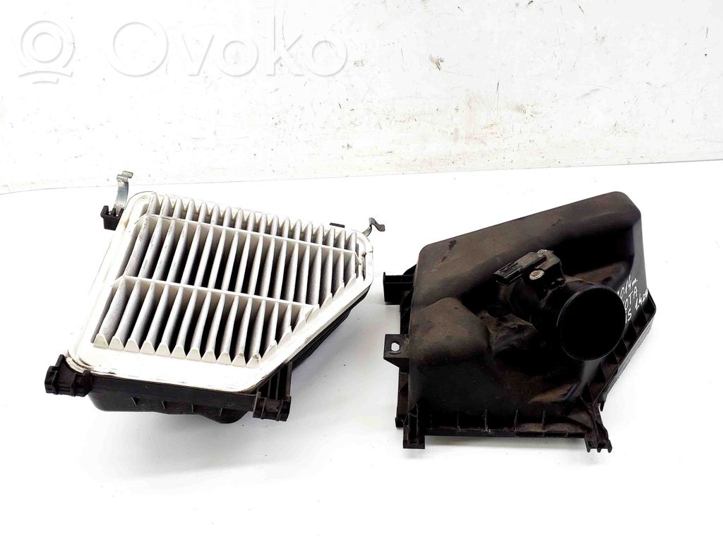 Toyota Auris E180 Luftfilterkasten 