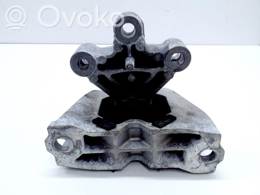 Renault Zoe Engine mount bracket 