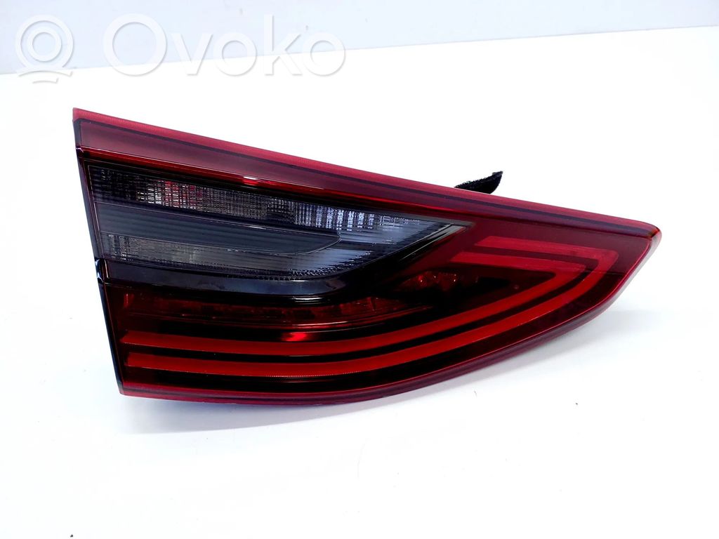 KIA Ceed Takaluukun takavalot 