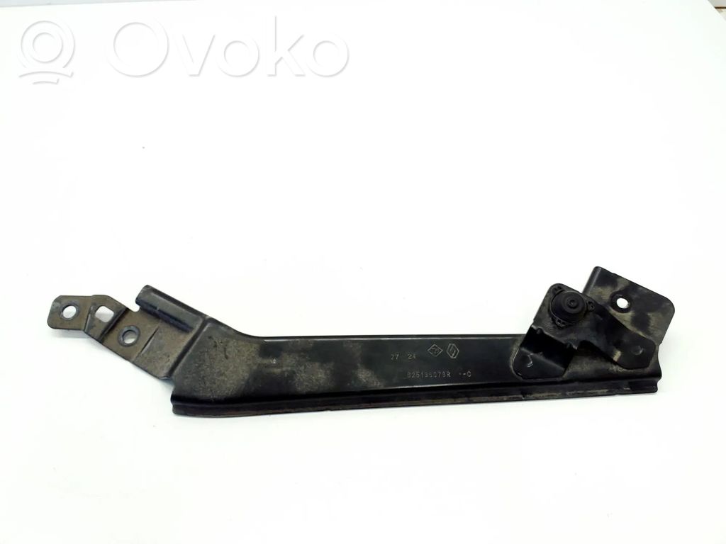 Renault Megane E-Tech Headlight/headlamp mounting bracket 