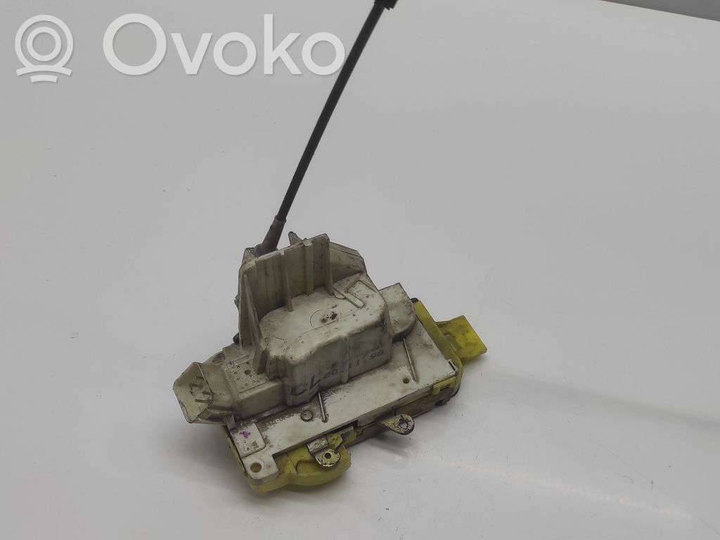 Ford Focus Priekšpusē slēdzene 