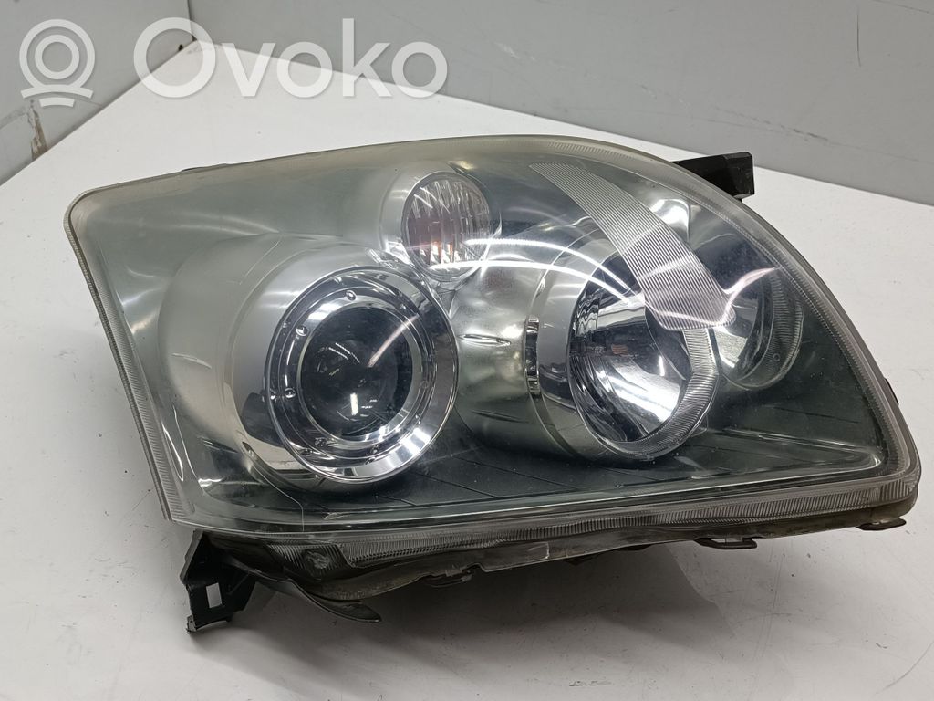 Toyota Avensis T250 Priekšējais lukturis 