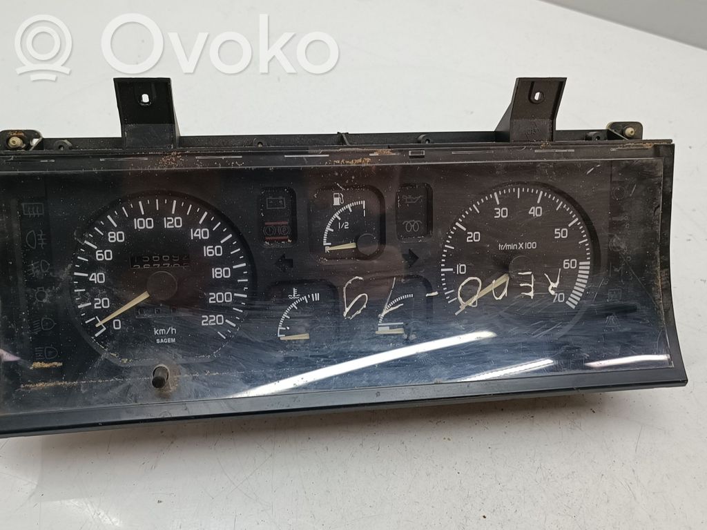 Renault 19 Speedometer (instrument cluster) 