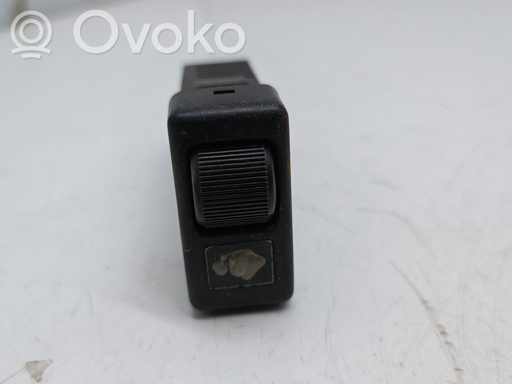 Mazda 626 Panelės apšvietimo reguliavimo jungtukas 