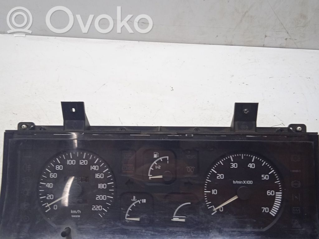 Renault 19 Speedometer (instrument cluster) 