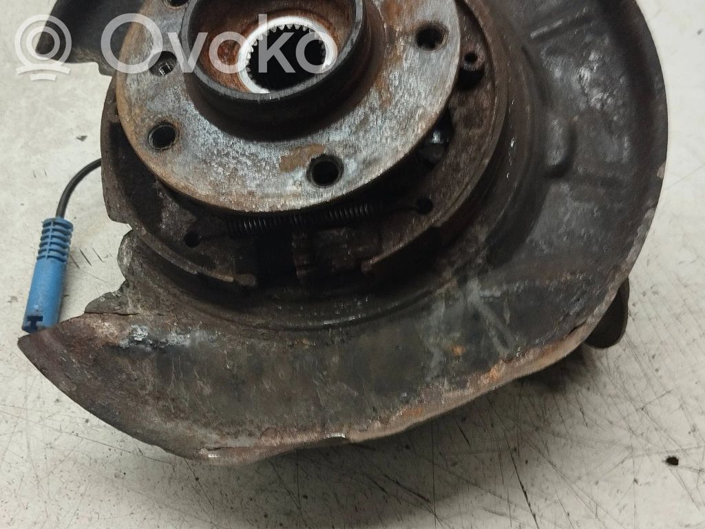 Rear wheel hub