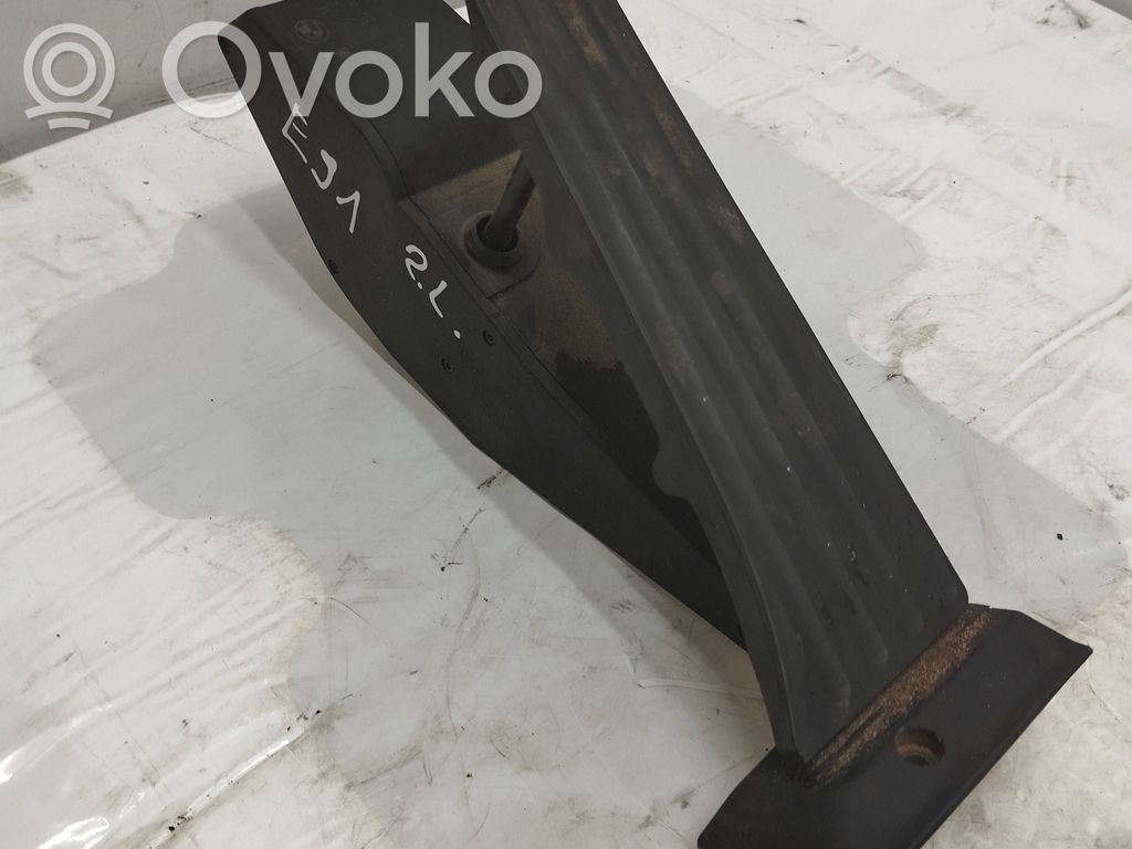 Accelerator throttle pedal   6766930,25916010,191005