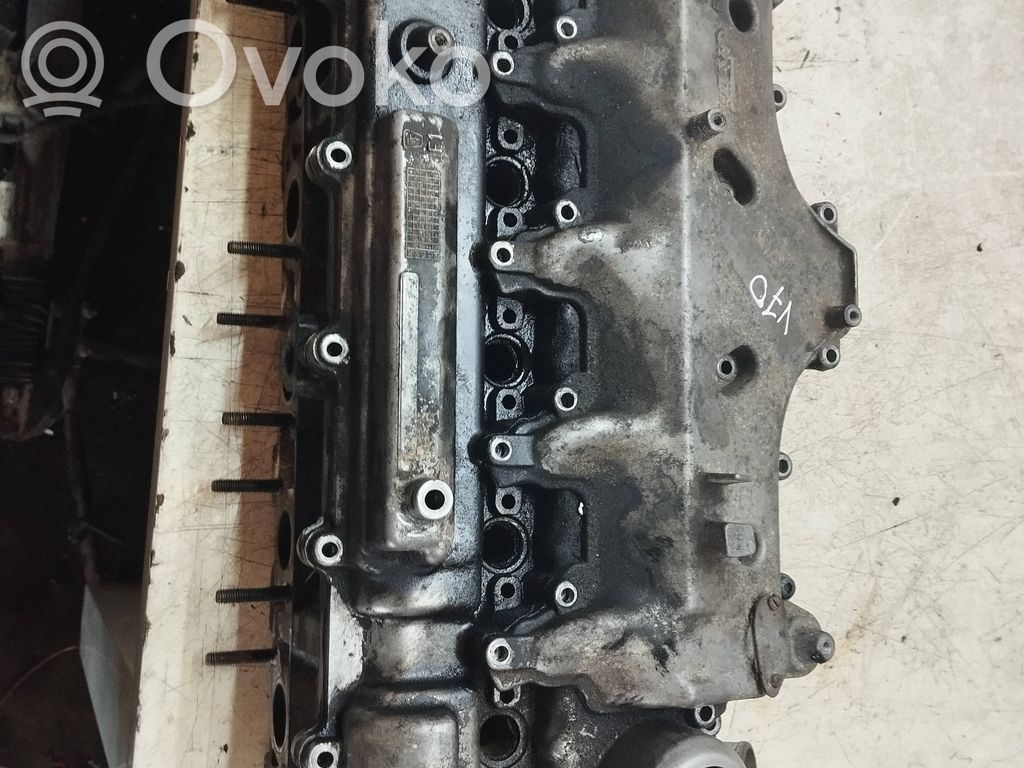 Volvo V70 Engine head 