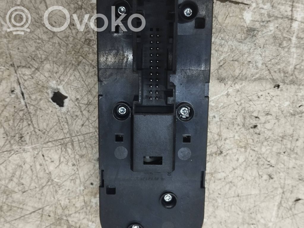 Opel Zafira B Przyciski szyb 