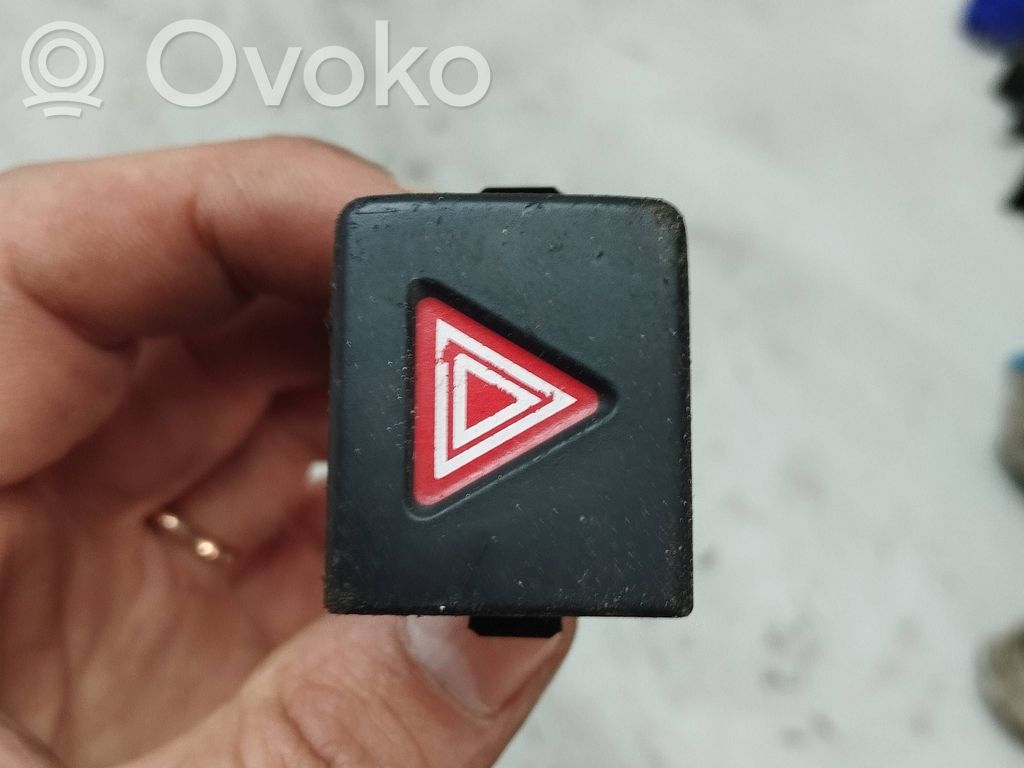 Volkswagen Multivan T5 Botón interruptor de luz de peligro 