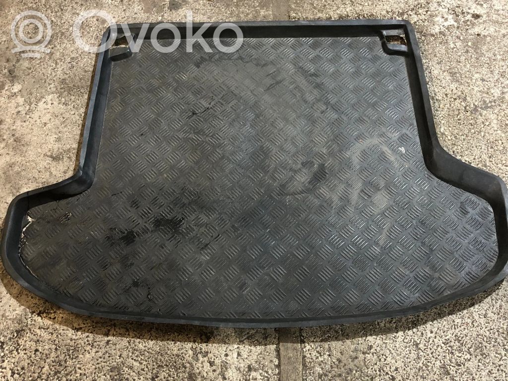 Trunk/boot floor carpet liner