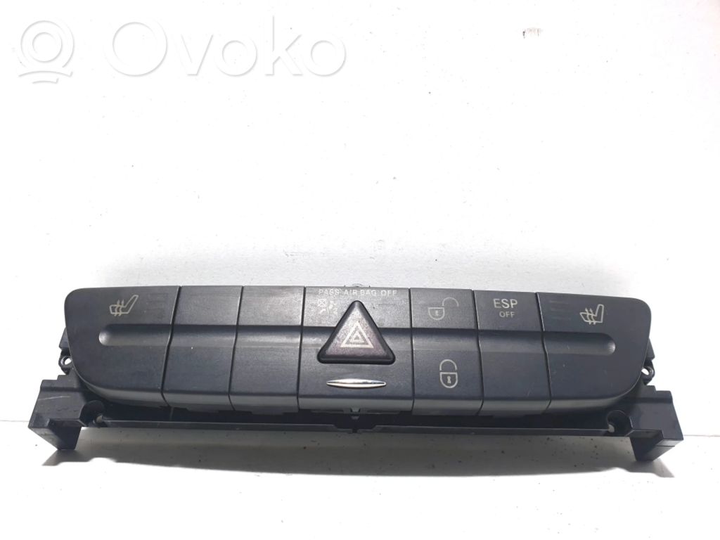 Mercedes-Benz E W211 Botón interruptor de luz de peligro 