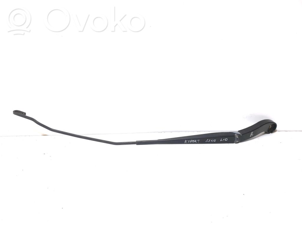 Peugeot Expert Front wiper blade arm 