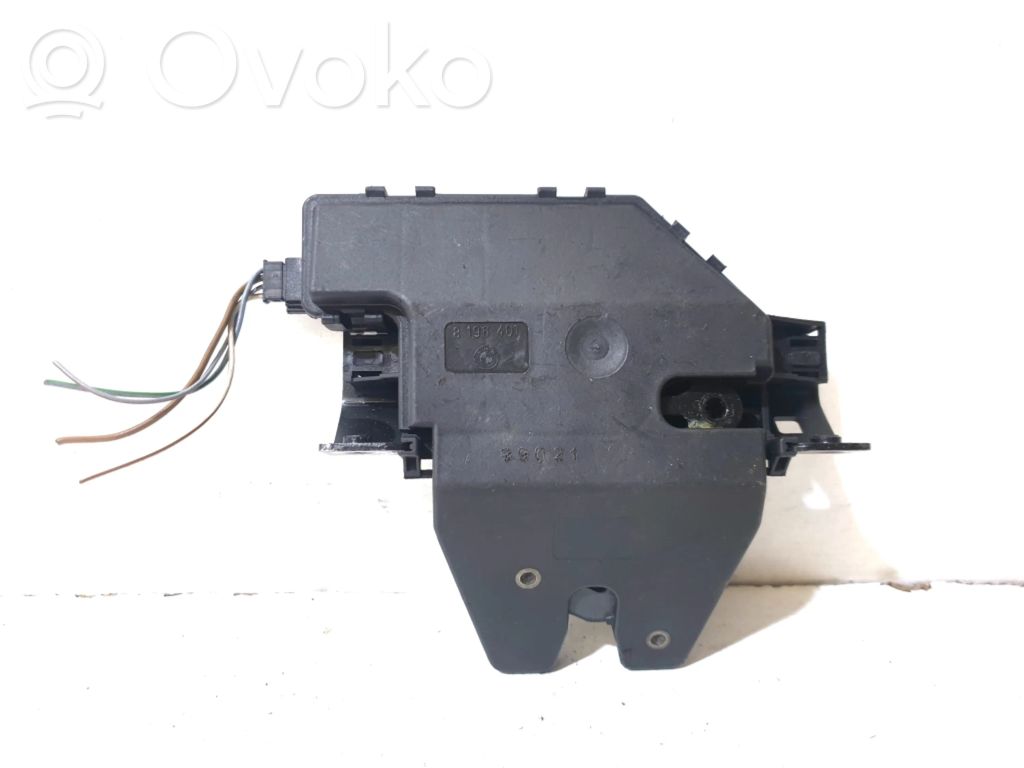 Loading door lock   8196401