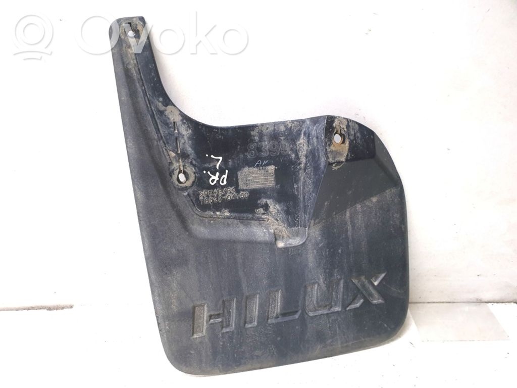 Toyota Hilux (AN120, AN130) Chlapacze przednie 