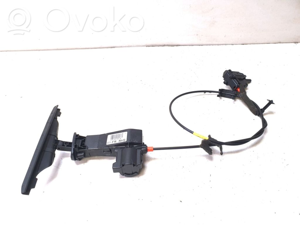 Ford Focus Etuoven pidätin 