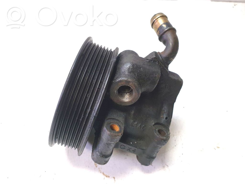 Ohjaustehostimen pumppu   YC1E3A733AB