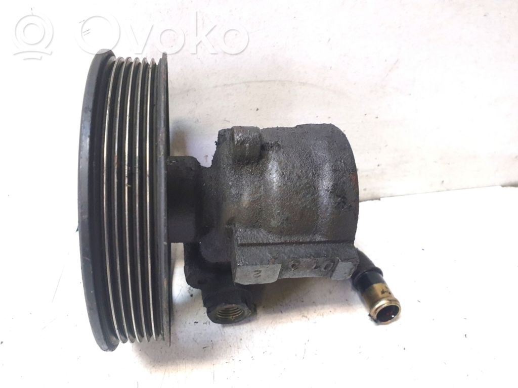 Opel Omega B2 Ohjaustehostimen pumppu 