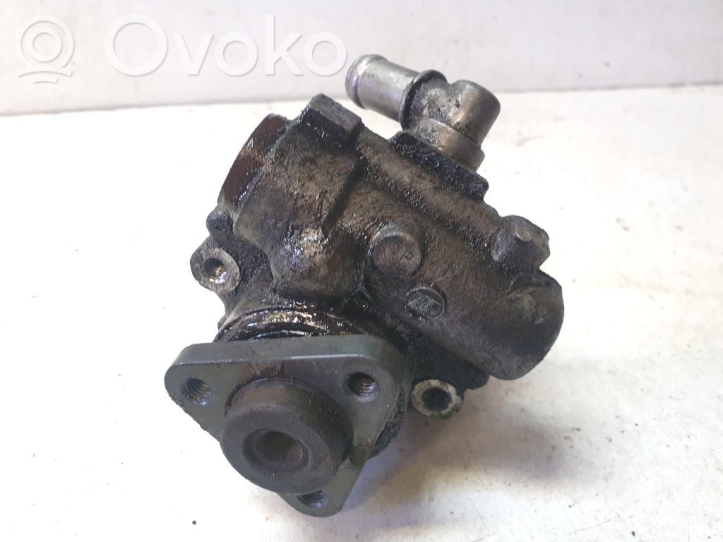 Volkswagen II LT Ohjaustehostimen pumppu 