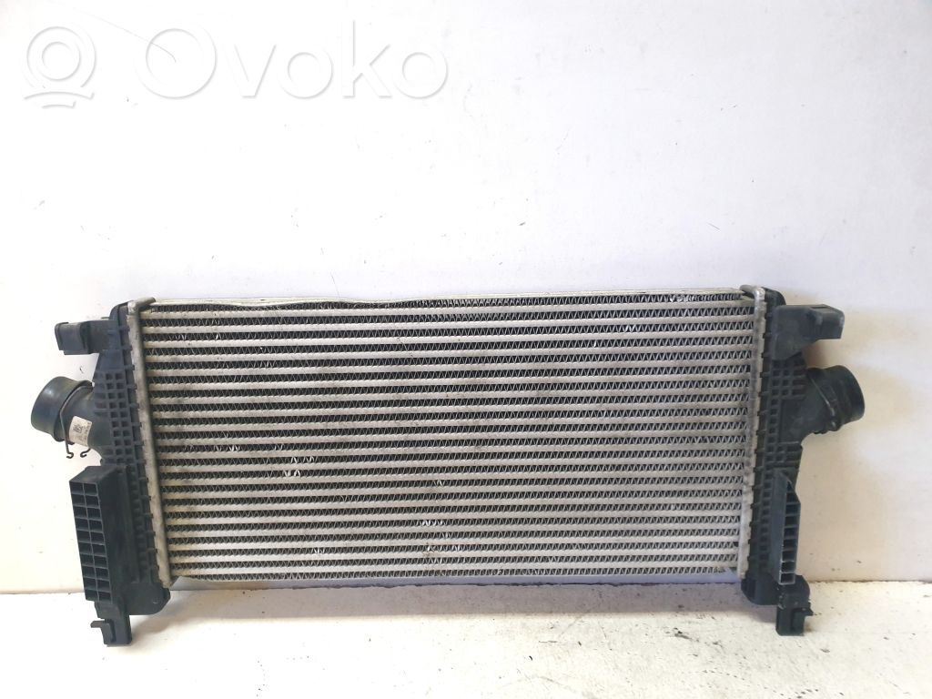 Opel Astra J Interkūlerio radiatorius 