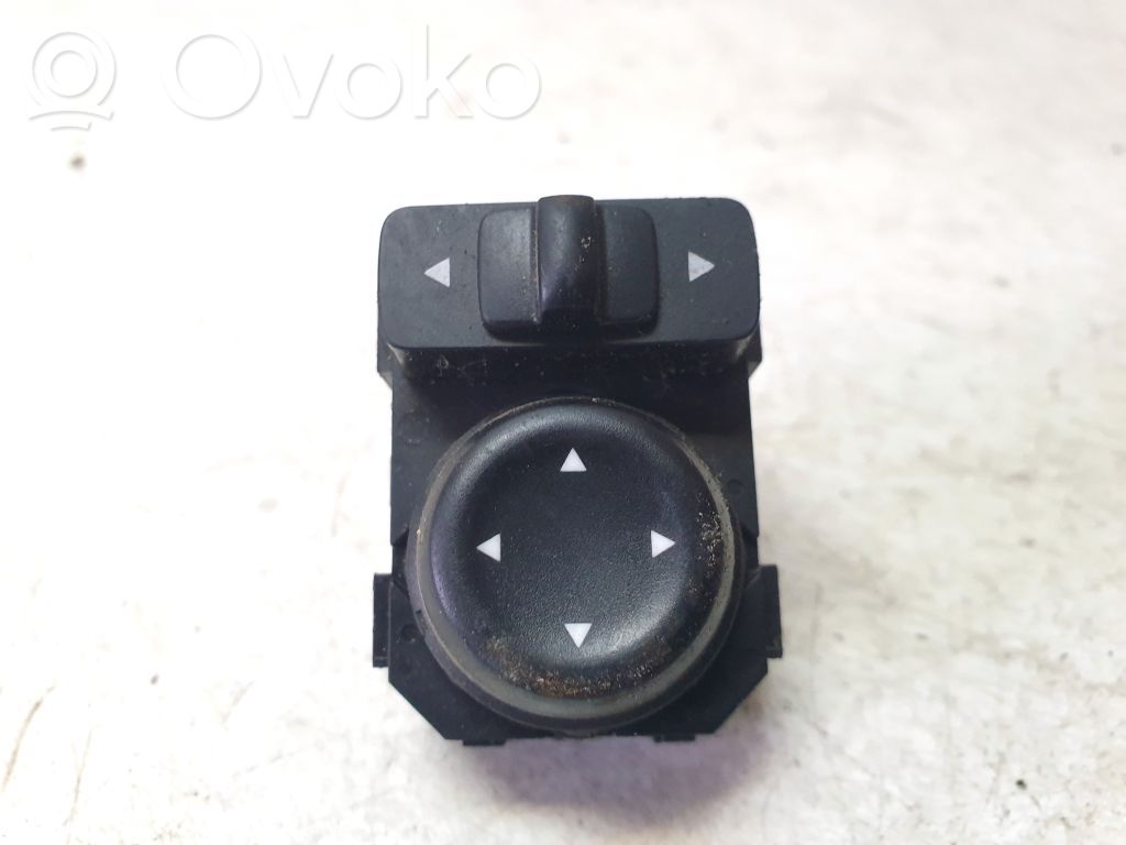 Nissan Qashqai Wing mirror switch 