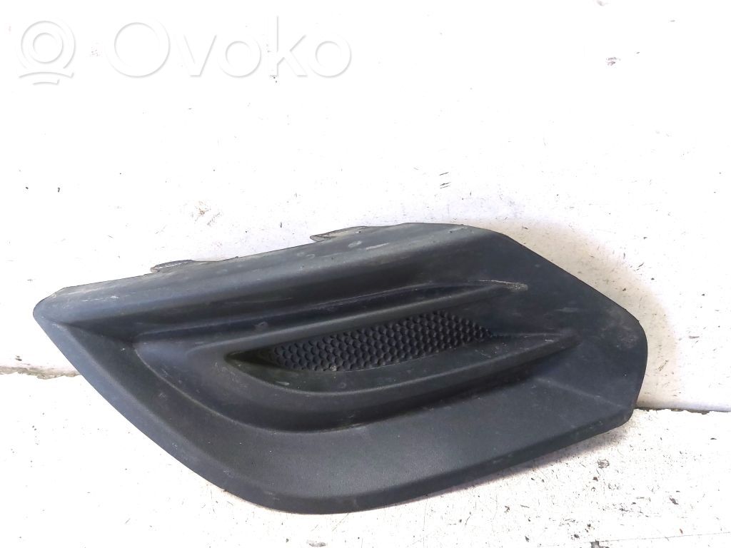 Opel Corsa E Grotelės apatinės (trijų dalių) 