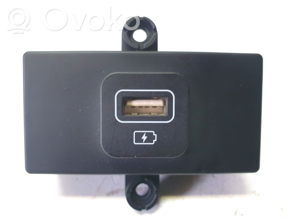 KIA Sorento USB jungtis 